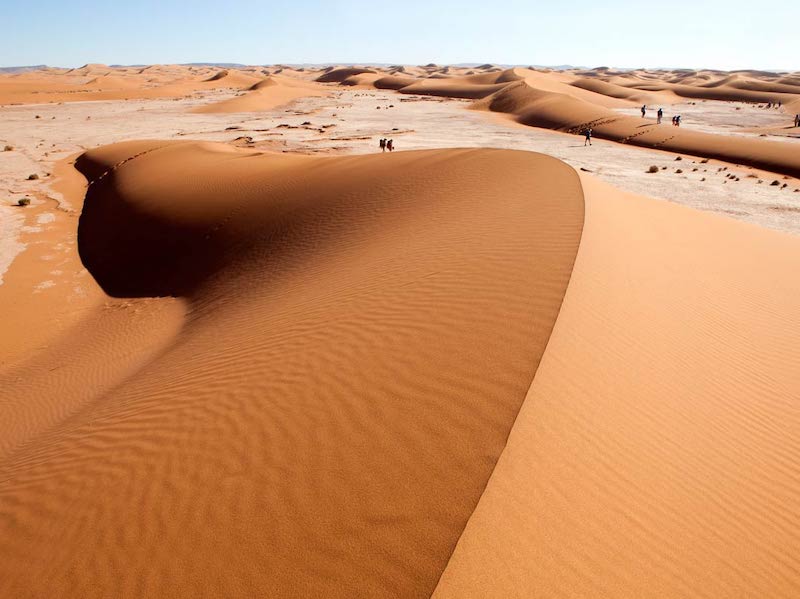 Sahara’s sweeping dunes Sahara dunes